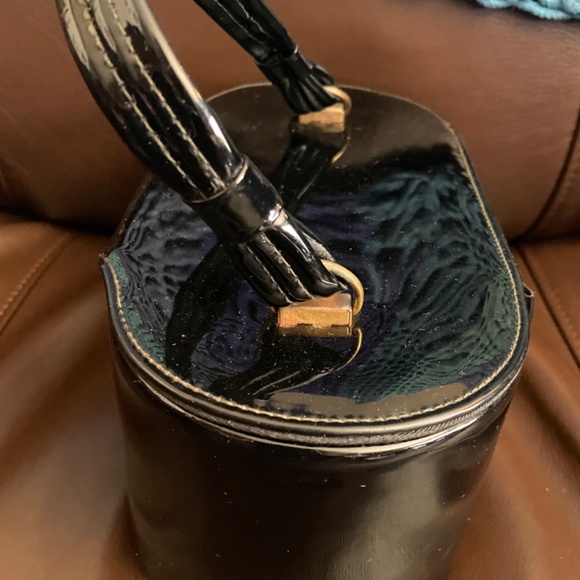 Vintage 1960s Black Patent Leatherette Train Case Tote Make Up Toiletry Bag - Picture 5 of 9